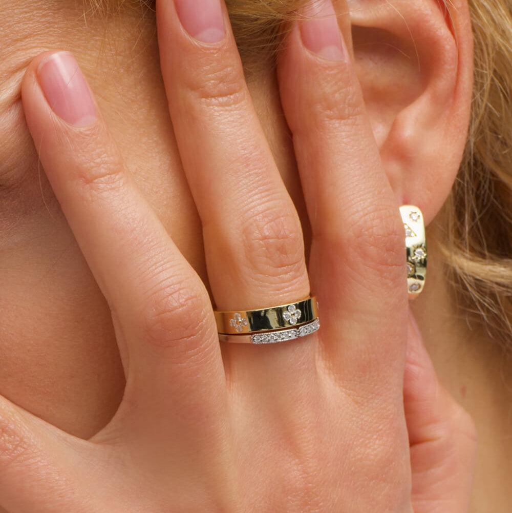 Clover Finder | Minimalist Stackable  Diamond Gold Band Ring.