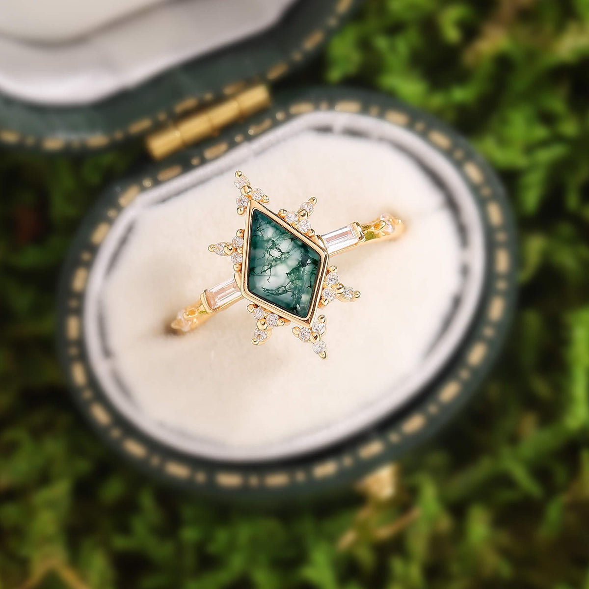 Nature Kite Cut Moss Agate Engagement Ring.