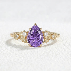 Daisy Promise｜Pear Shaped Purple Sapphire Engagement Ring.
