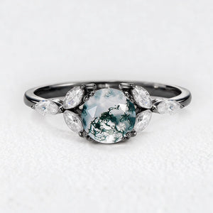 Lavinia‘s Stillness | Classic Round Cut Moss Agate Engagement Ring