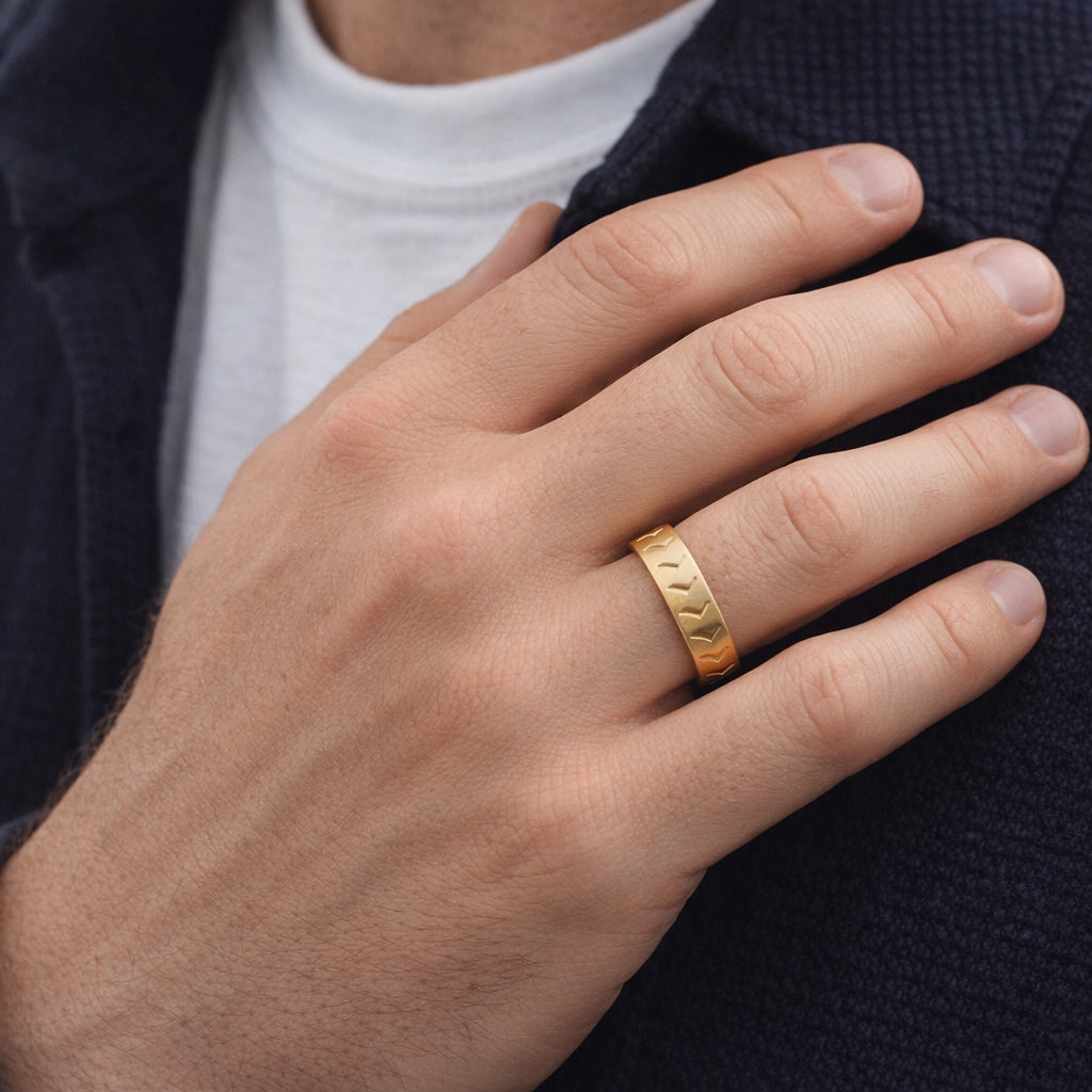 Arrow Edge | Polished Men’s Wedding Band.