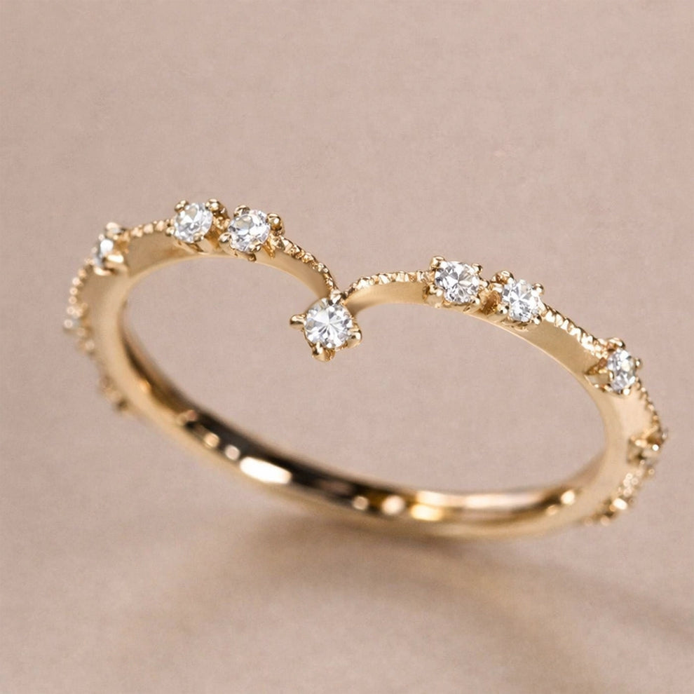 Round Cut Art Diamond Antique V-shaped Engagement Band.