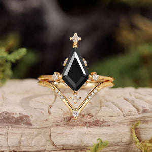 Nature Inspired Kite Cut Moss Agate Engagement Ring Set.