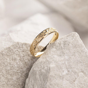 Atlas Vine | Ivy Classic Engraved Men's Wedding Band.