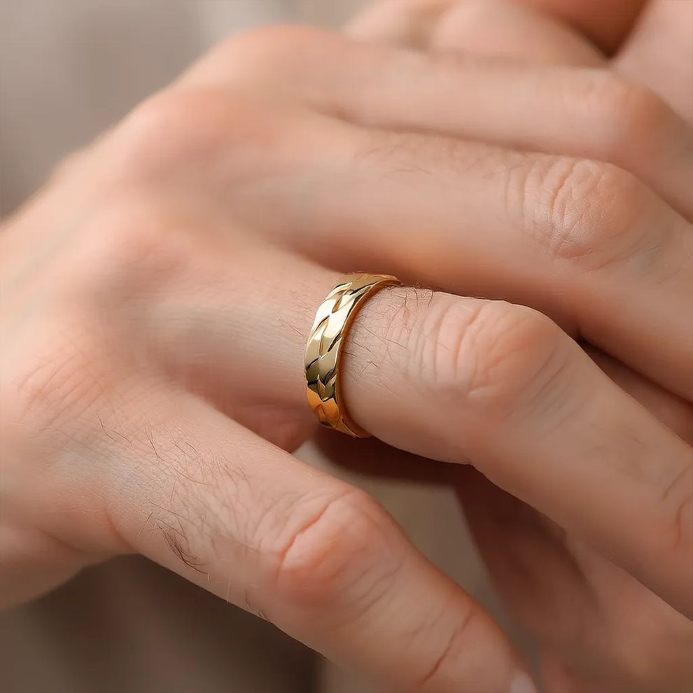 Twill Edge | Polished Men’s Wedding Band.