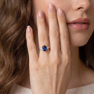 Alexandria‘s Coronet | 1.5CT Classic Oval Blue Sapphire Engagement Ring