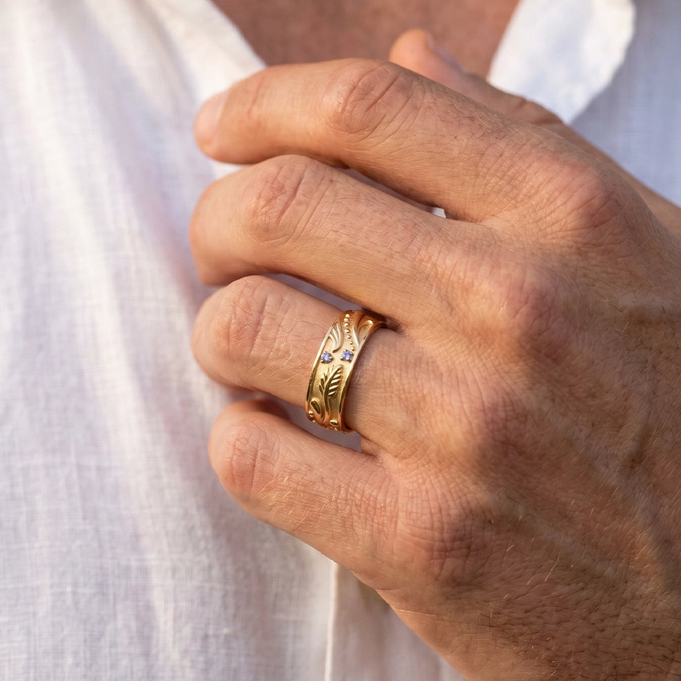 Callisto Dew | Sapphire-Dotted Vine Men's Wedding Band.
