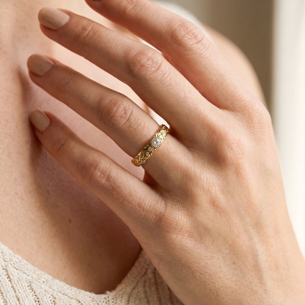 Ivy’s Twinkle | Diamond & Ivy Leaf Wedding Band.