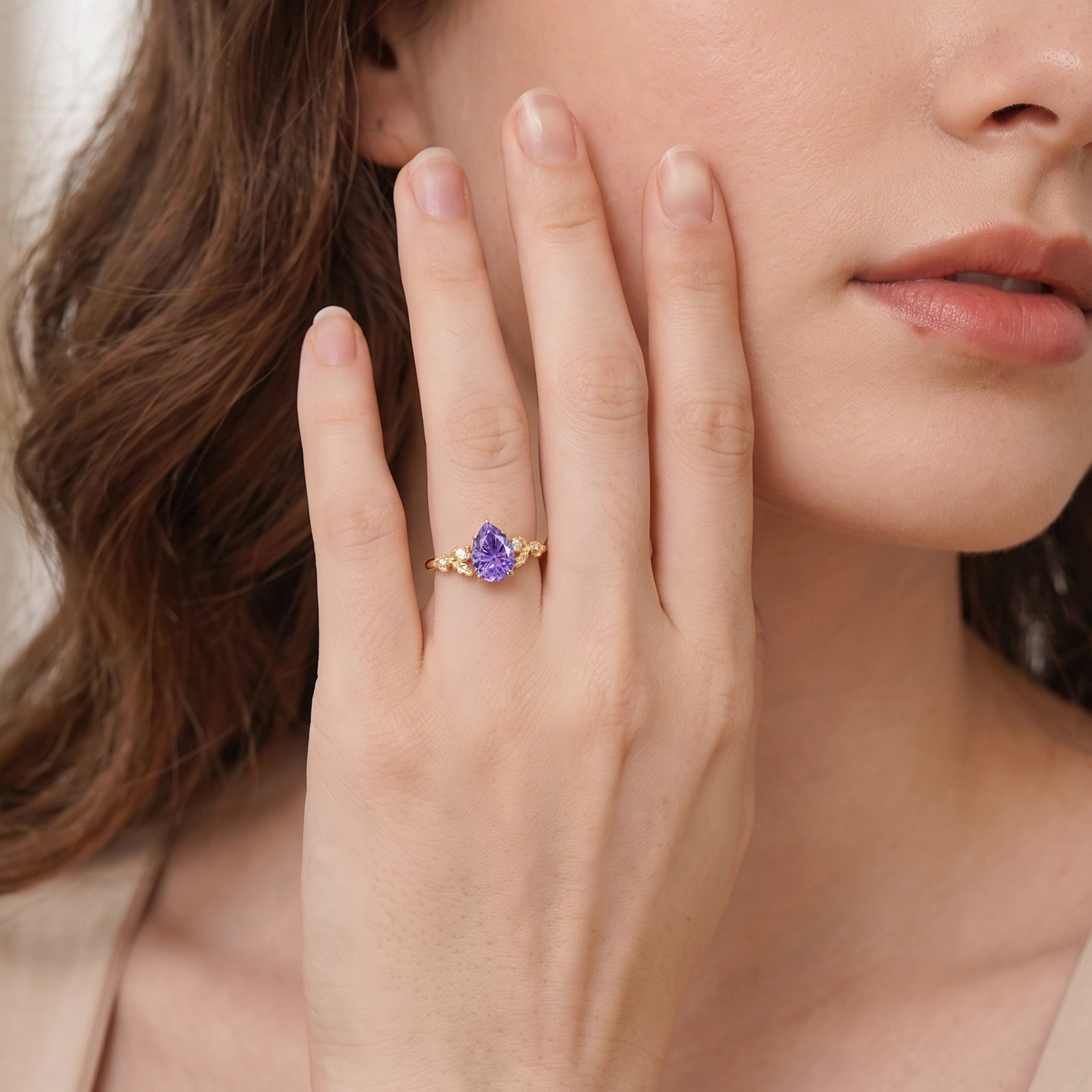 Daisy Promise｜1.5CT Pear Shaped Purple Sapphire Engagement Ring