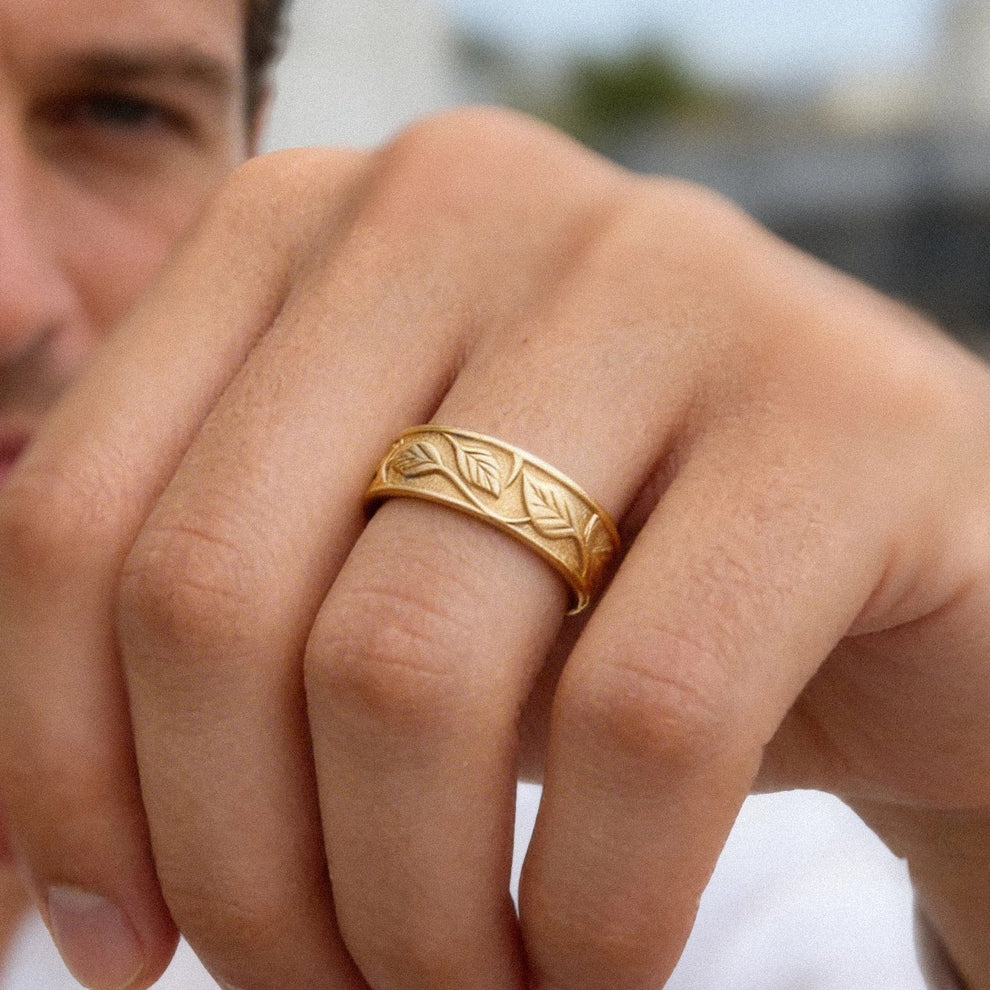 Apollo’s Laurel | Men’s Wedding Band.
