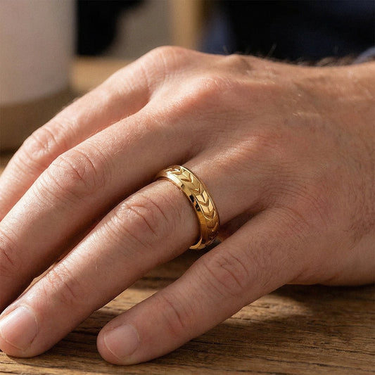 Wheat Circle | Polished Men’s Wedding Band.