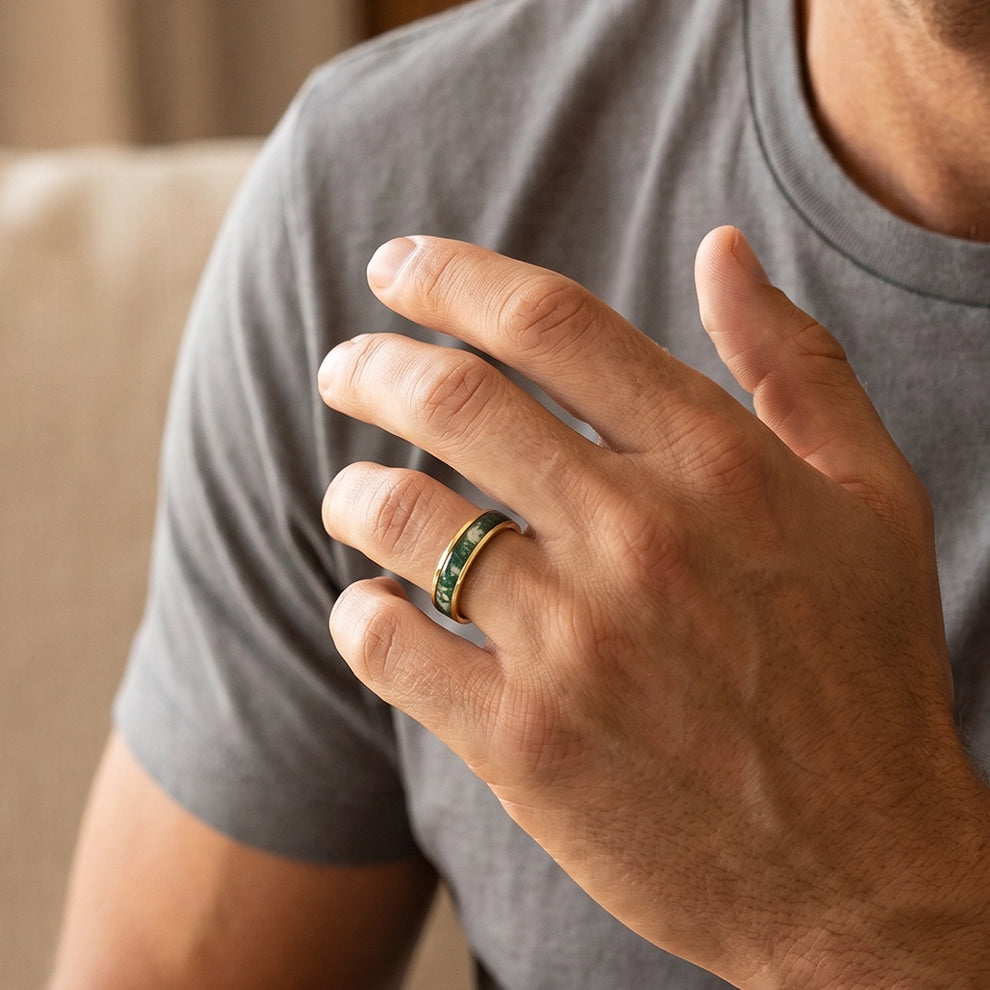 Eternal Lichen | Moss Agate Inlay Men‘s Wedding Band.