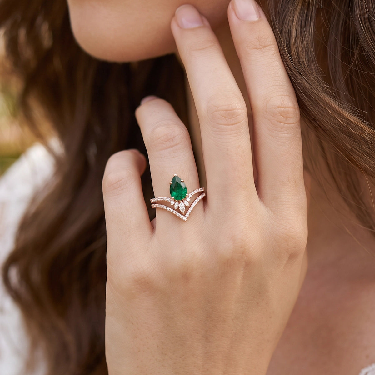 Eleanor’s Crown | 2CT Pear Cut Emerald Vintage Chevron Bridal Set 2pcs