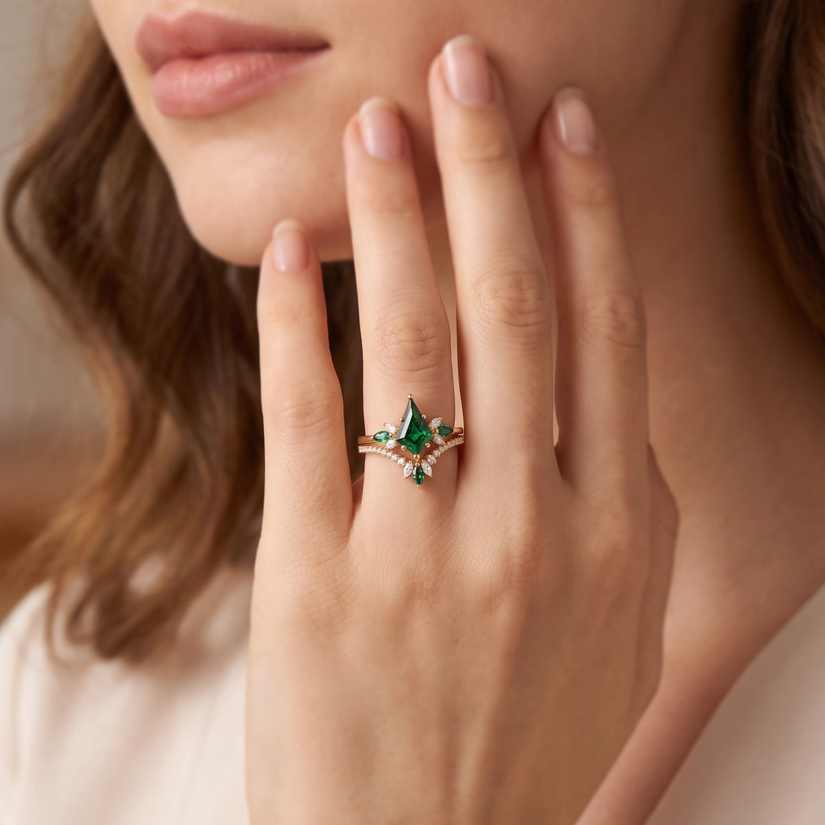 Titania’s Bower | Vintage Kite-Cut Emerald Chevron Bridal Set 2pcs