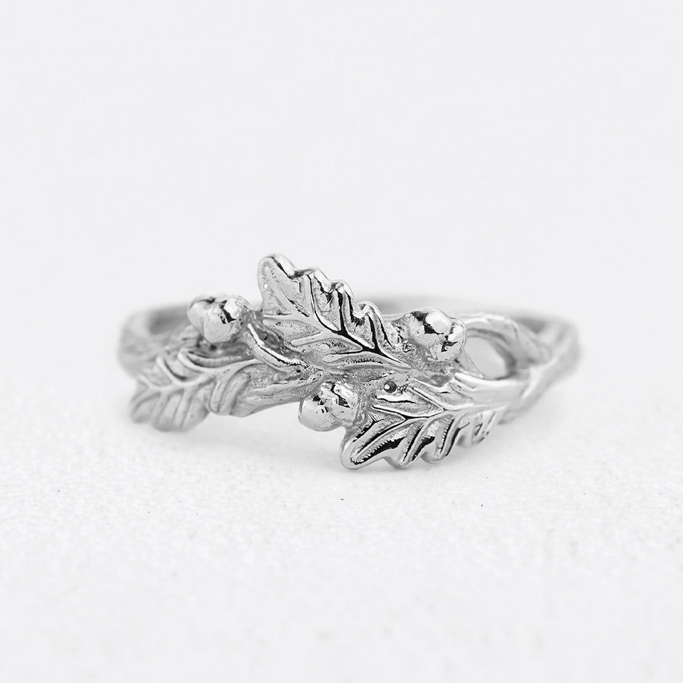 The Gentle Oak | Oak Leaf & Acorn Wedding Band.