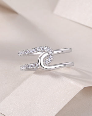 Vertice Lock Argent Silver Moissanite Ring