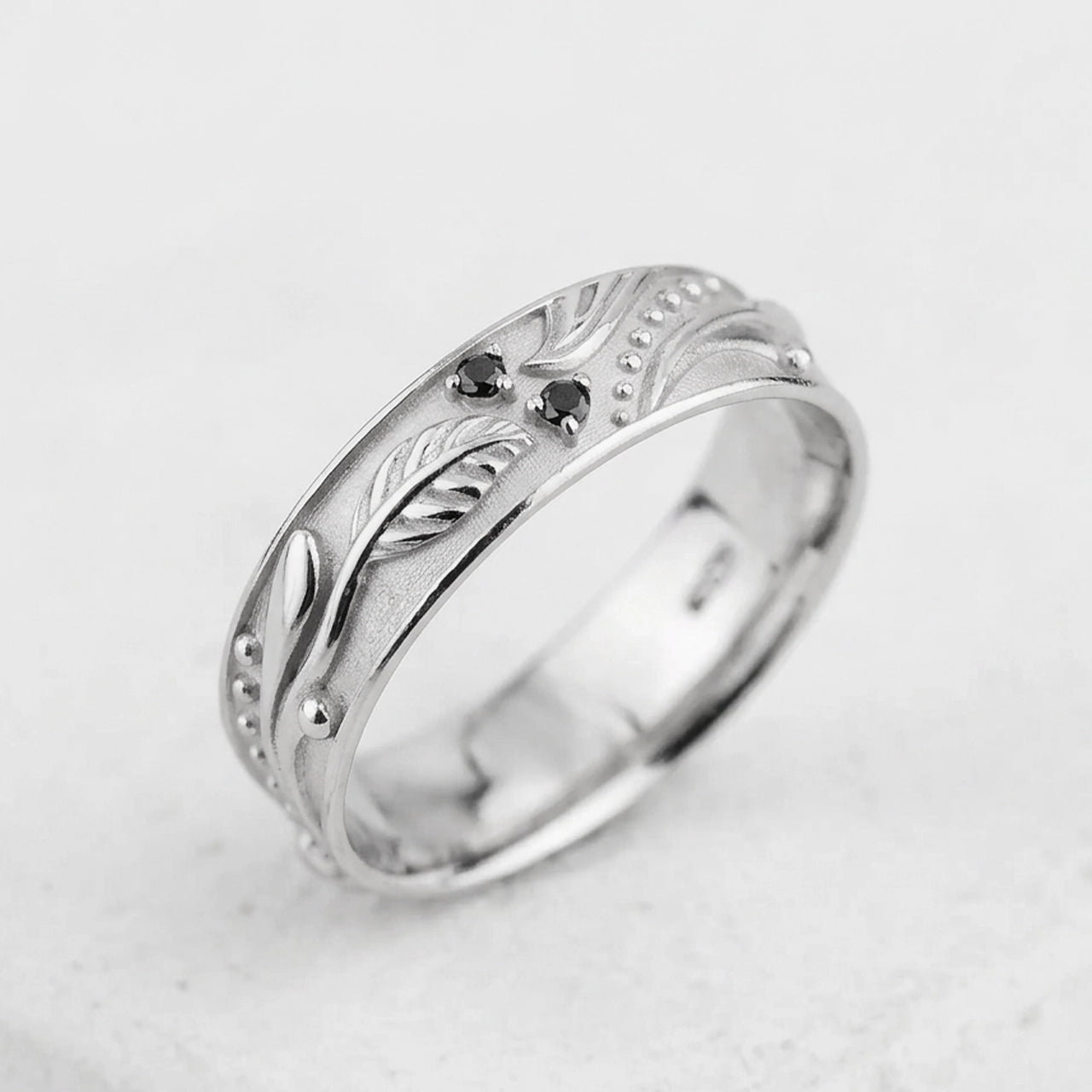 Olive Shade | Men’s Wedding Band with Black Sapphire.