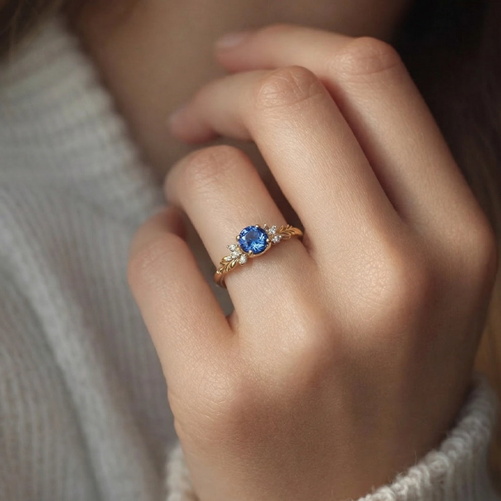 Stella‘s Folio | Blue Sapphire & Diamond Vine Engagement Ring.