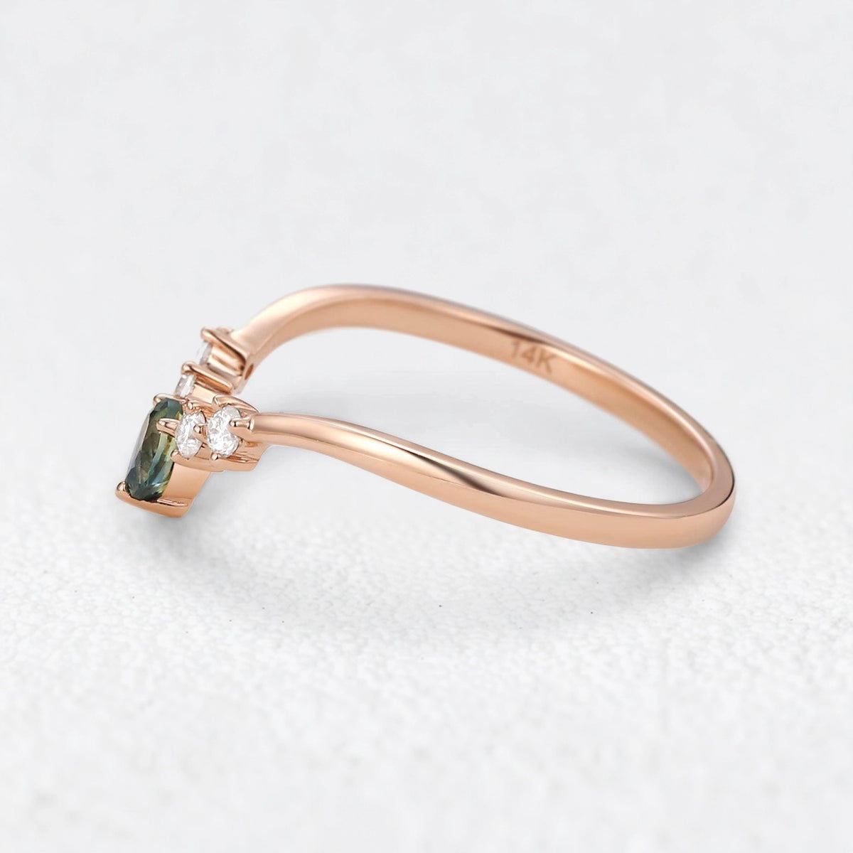 Marina‘s Tide | Teal Sapphire & Moissanite Wedding Band