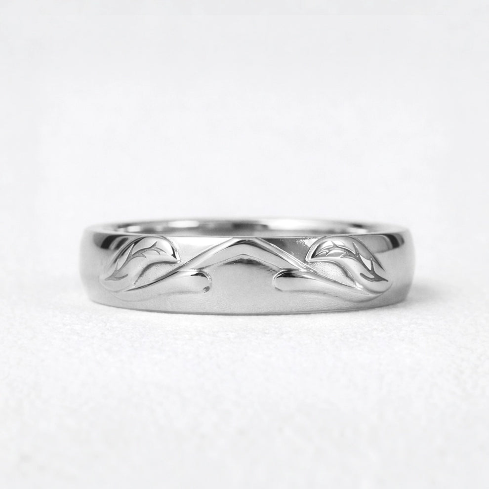 Ivy’s Spark | Diamond Leaf Wedding Band.