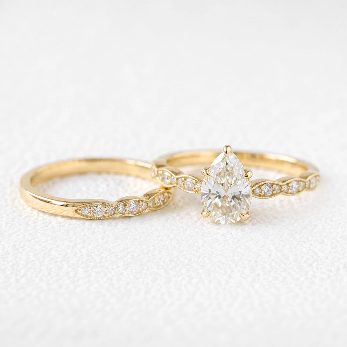Aphrodite’s Aria | 2CT Classic Pear Diamond Scallop Bridal Set 2pcs
