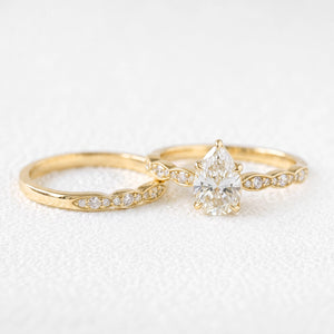 Aphrodite’s Aria | 2CT Classic Pear Diamond Scallop Bridal Set 2pcs