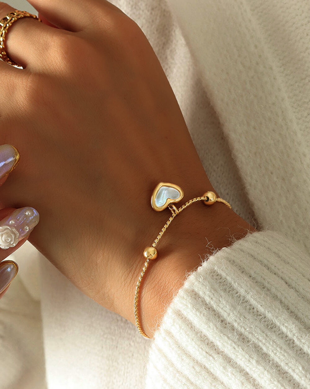 Elegant Mother of Pearl Heart Bracelet Adjustable for Women
