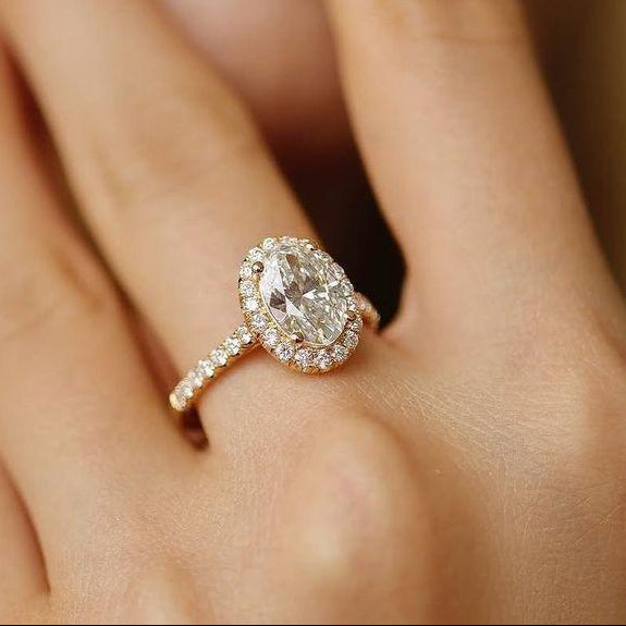 Odette‘s Halo | Oval Moissanite Ring in Morning Light.