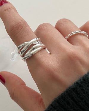 Minimalist Twist Gold Chunky Ring