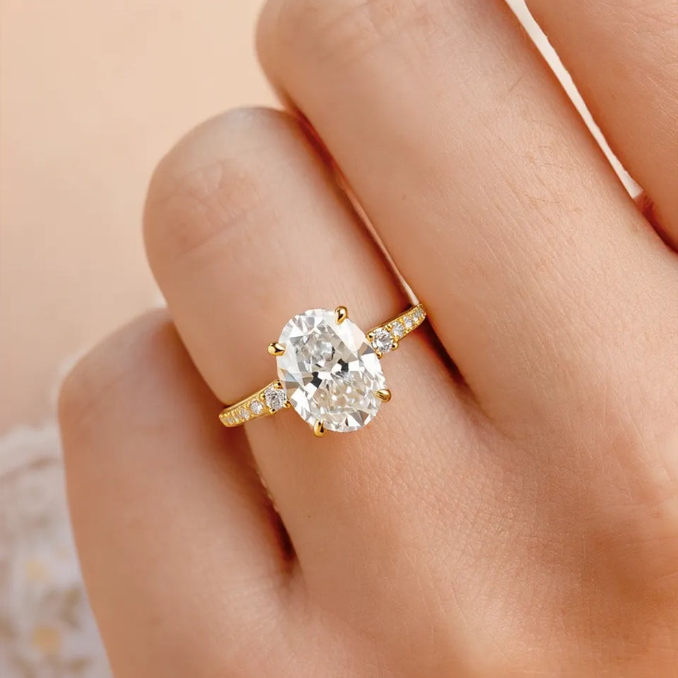 Luna’s Reflection | 2CT Oval Moissanite Ring.