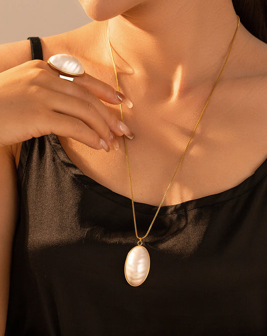 French Oval Baroque Pearl Pendant Necklace