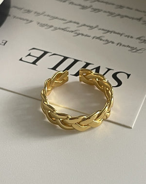 Minimalist Twist Braided Gold Chunky Ring