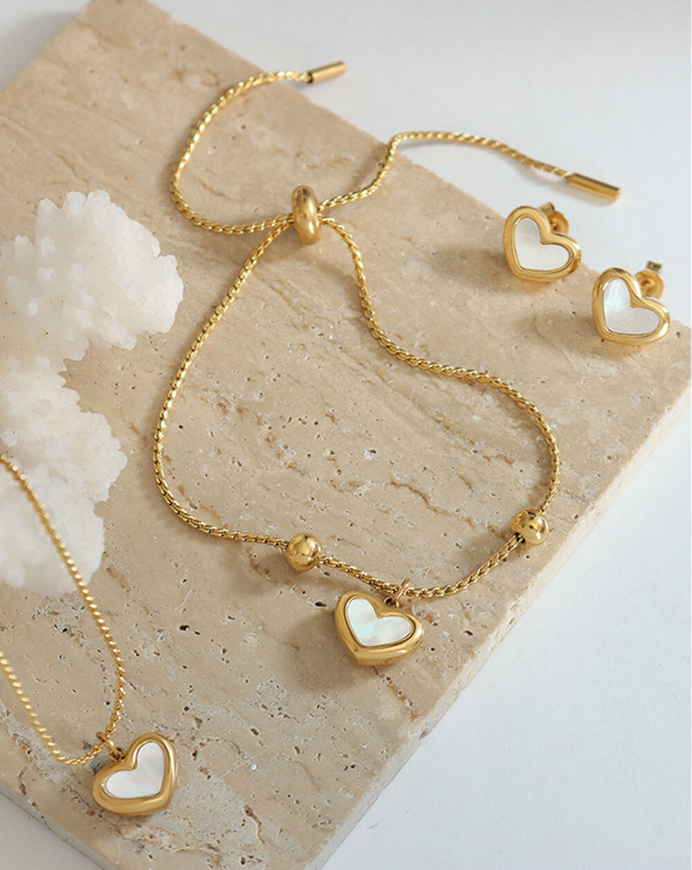 Elegant Mother of Pearl Heart Bracelet Adjustable for Women