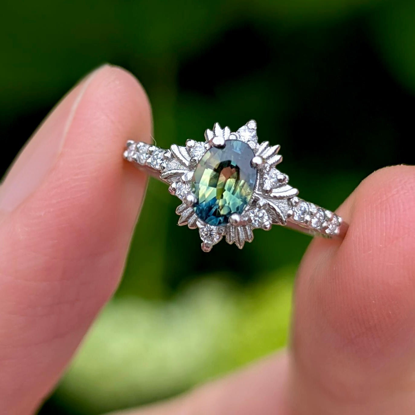 Rosalind‘s Bloom | 1CT Oval Cut Green Halo Engagement Ring
