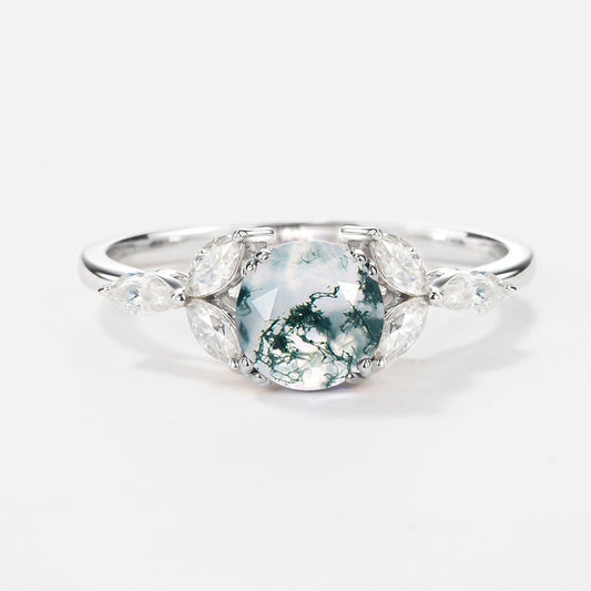 Lavinia‘s Stillness | Classic Round Cut Moss Agate Engagement Ring.