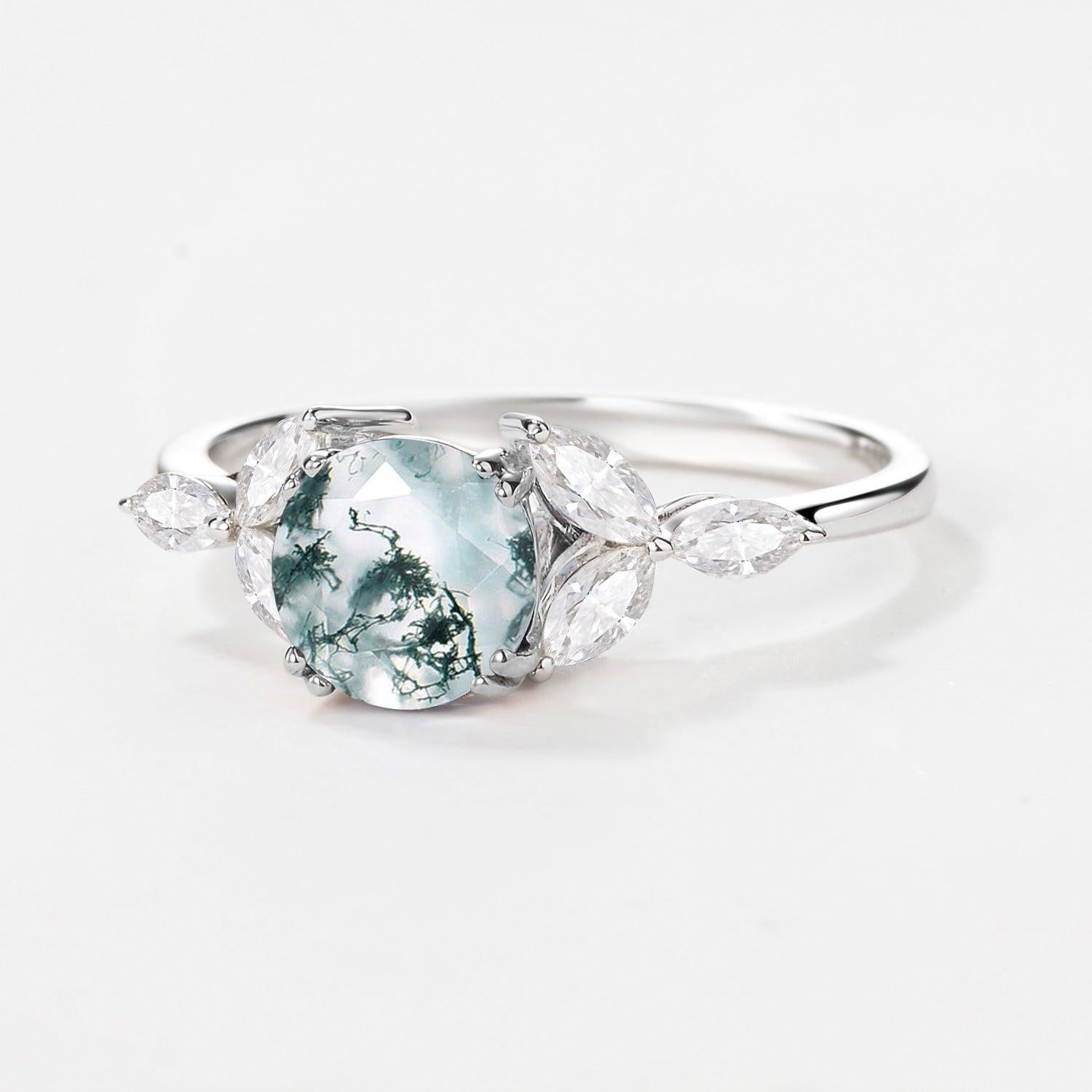 Lavinia‘s Stillness | Classic Round Cut Moss Agate Engagement Ring.