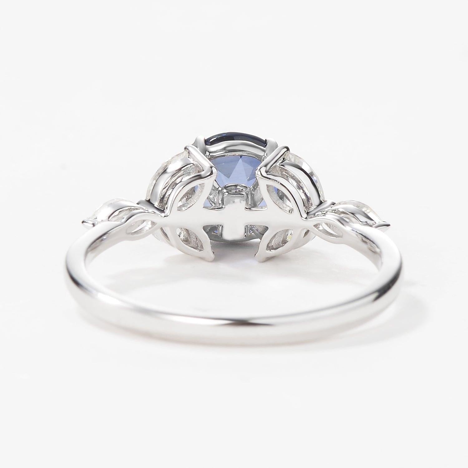 Lavinia‘s Stillness | Classic Round Cut Moss Agate Engagement Ring.