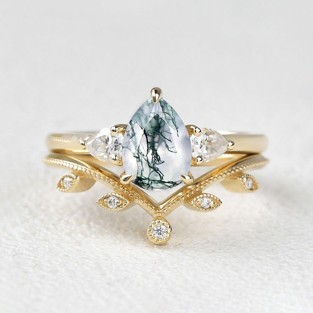 1.5ct Pear Shaped Moss Agate Three-stone Leafy Ring Set 2pcs.