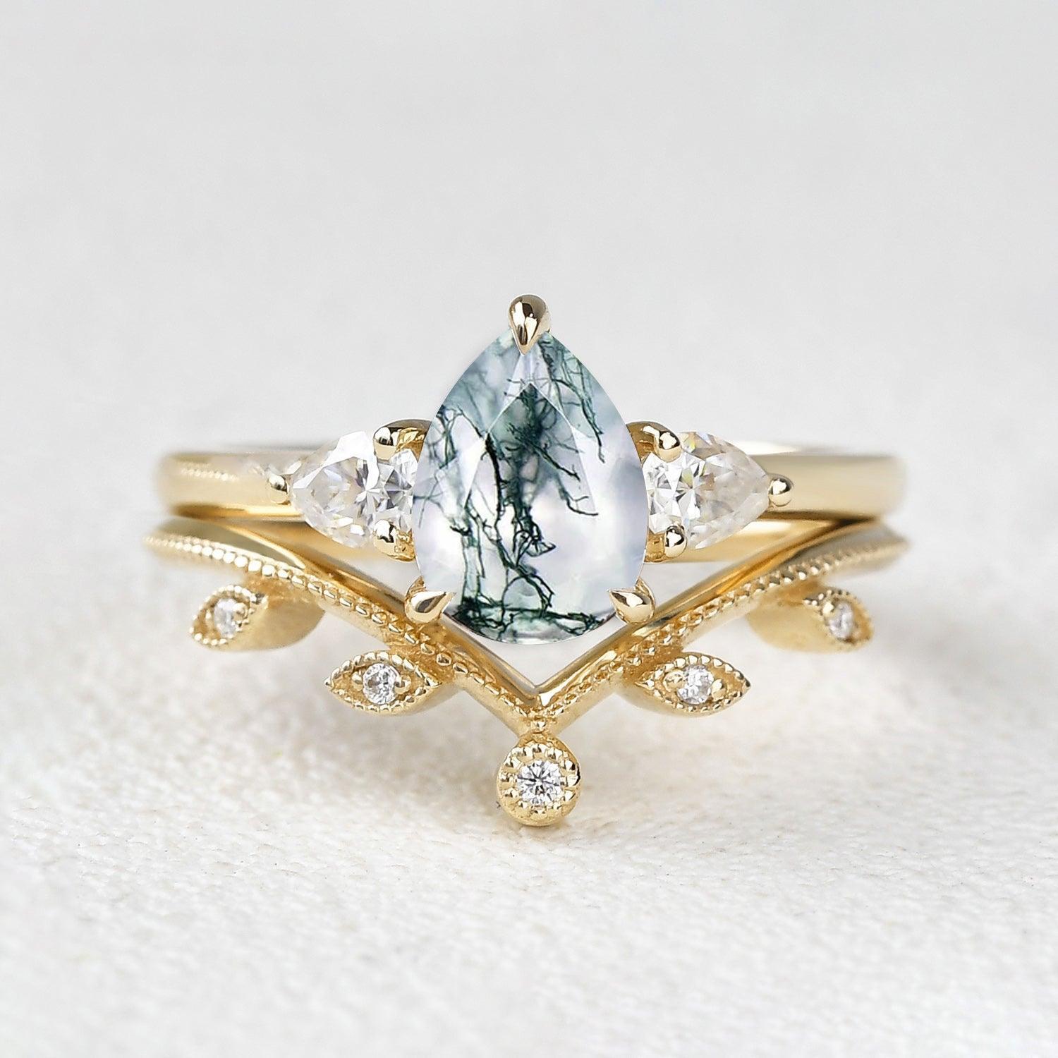 1.5ct Pear Shaped Moss Agate Three-stone Leafy Ring Set 2pcs.