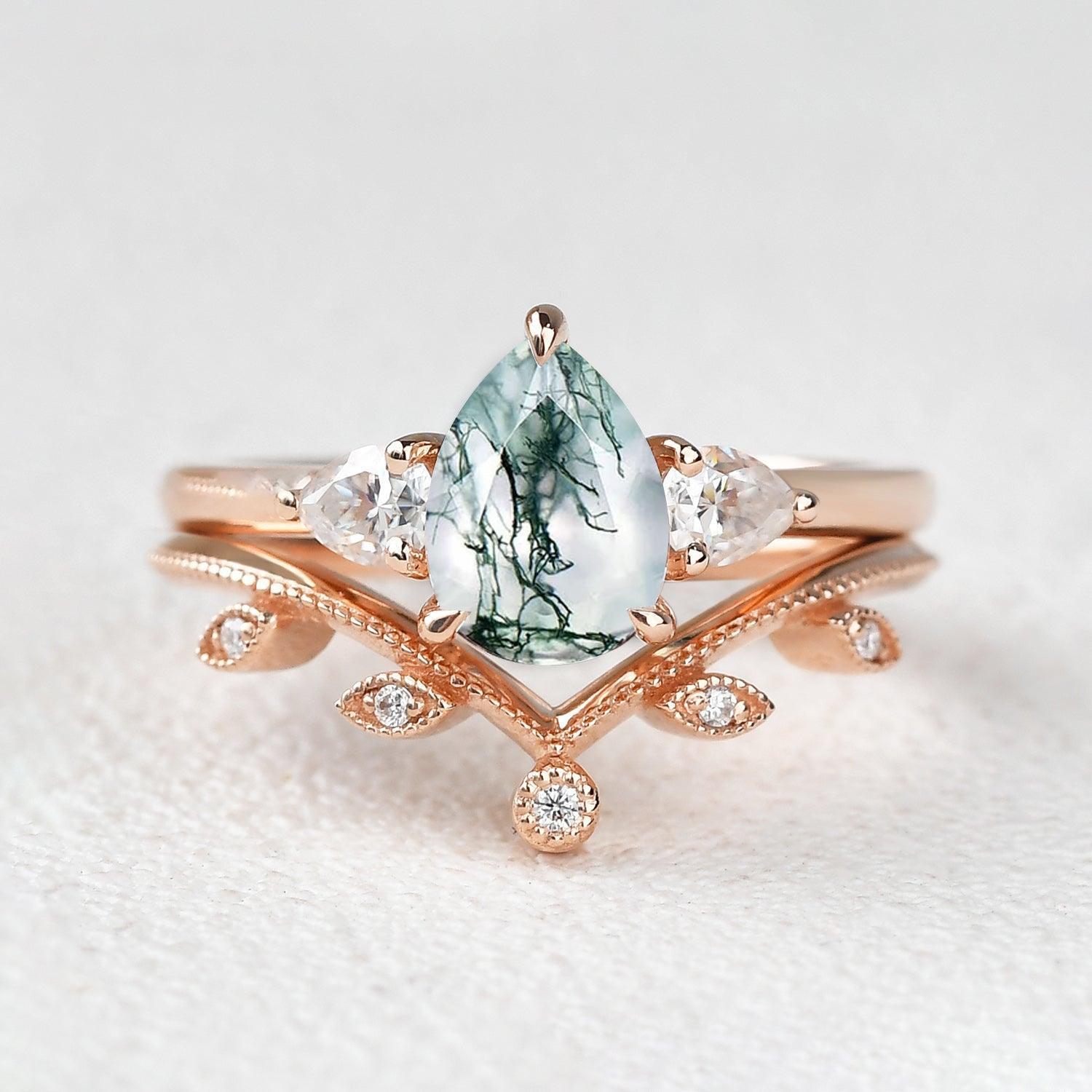 1.5ct Pear Shaped Moss Agate Three-stone Leafy Ring Set 2pcs.