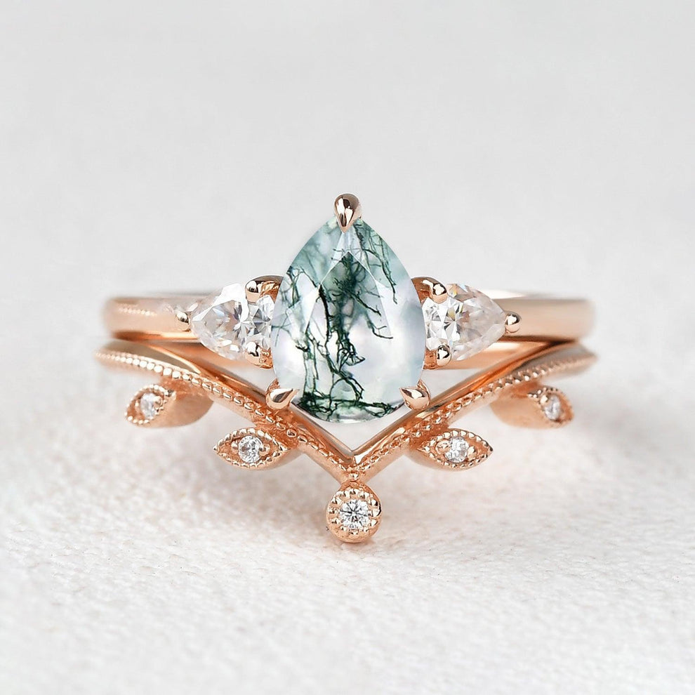 1.5ct Pear Shaped Moss Agate Three-stone Leafy Ring Set 2pcs.