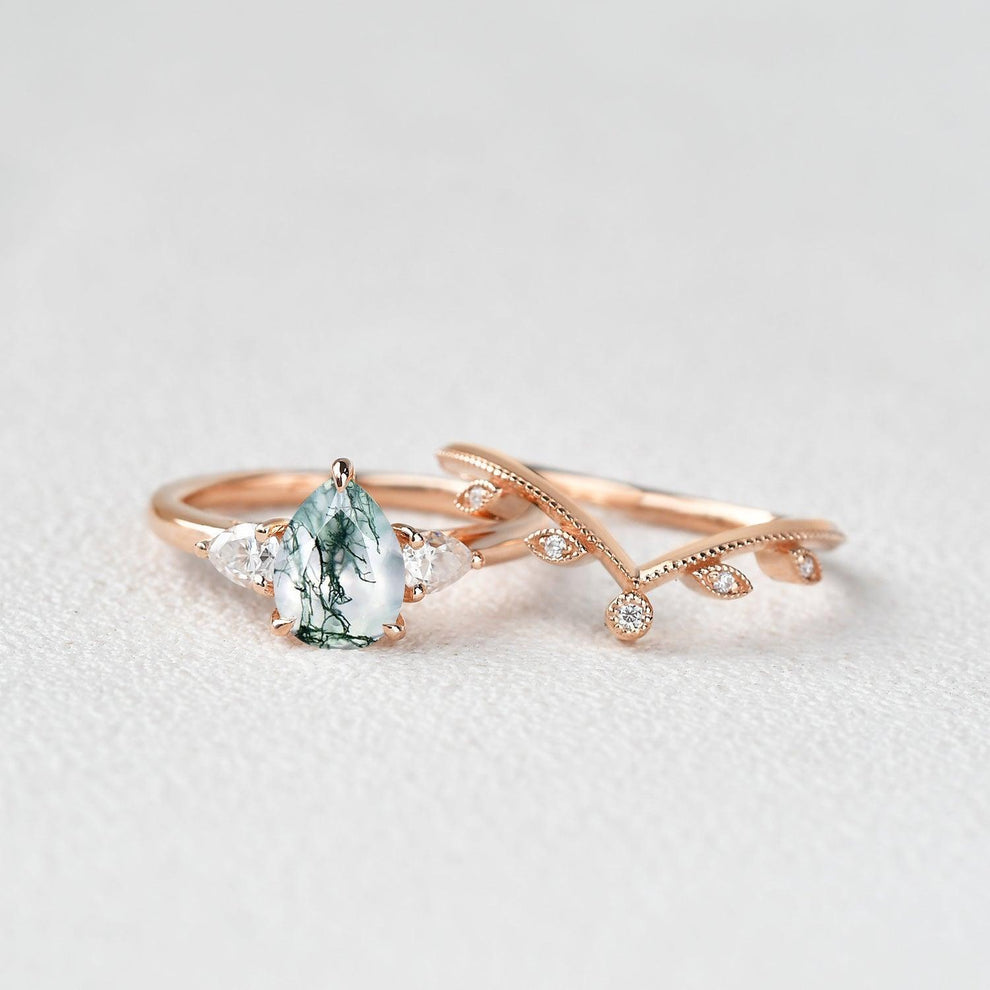 1.5ct Pear Shaped Moss Agate Three-stone Leafy Ring Set 2pcs.