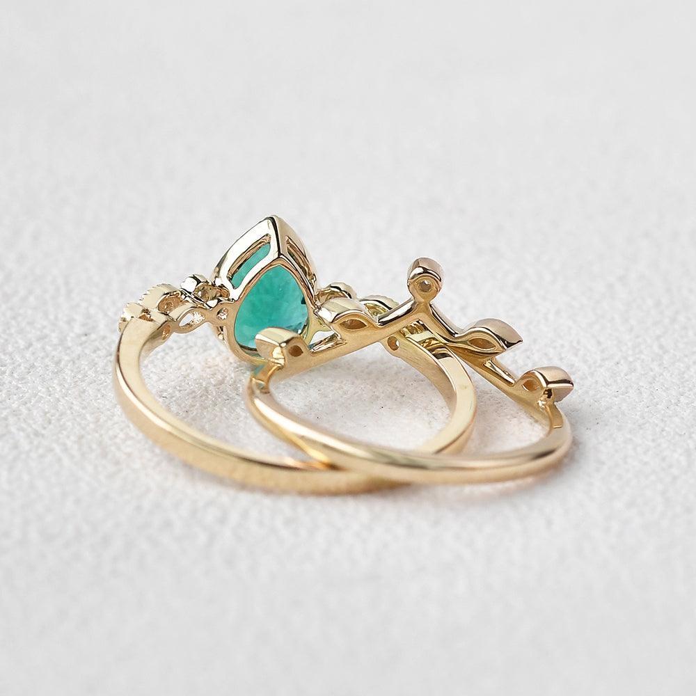 Vera's Grace | Classic Vine Band Pear Emerald Bridal Set 2pcs.