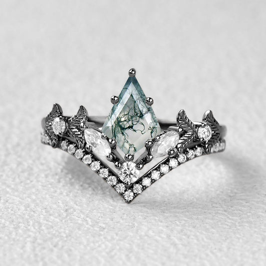 Elara’s Deco | Black Gold Kite Cut Moss Agate Leafy Art-Deco Engagement Ring Set 2pcs.