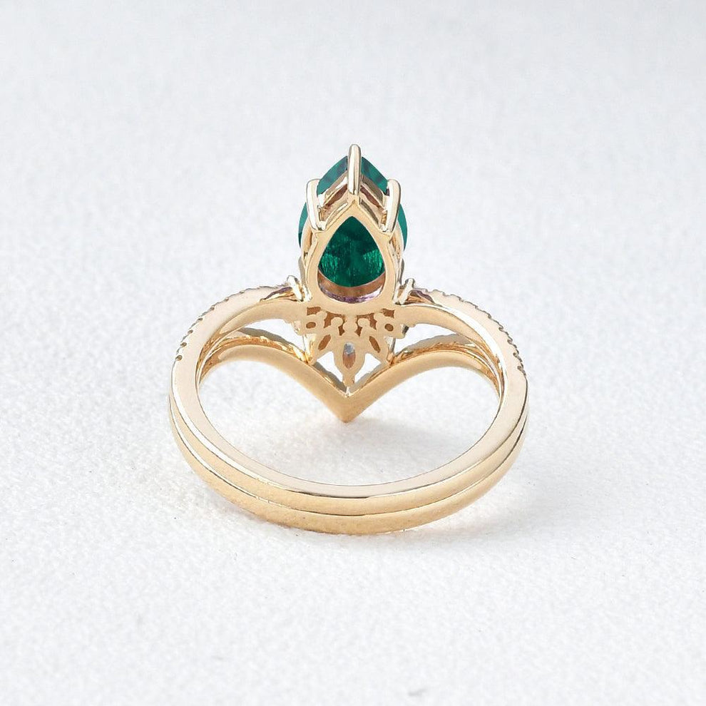 Mila 1.7CT Pear Emerald Classic Vintage Ring Set 2pcs.