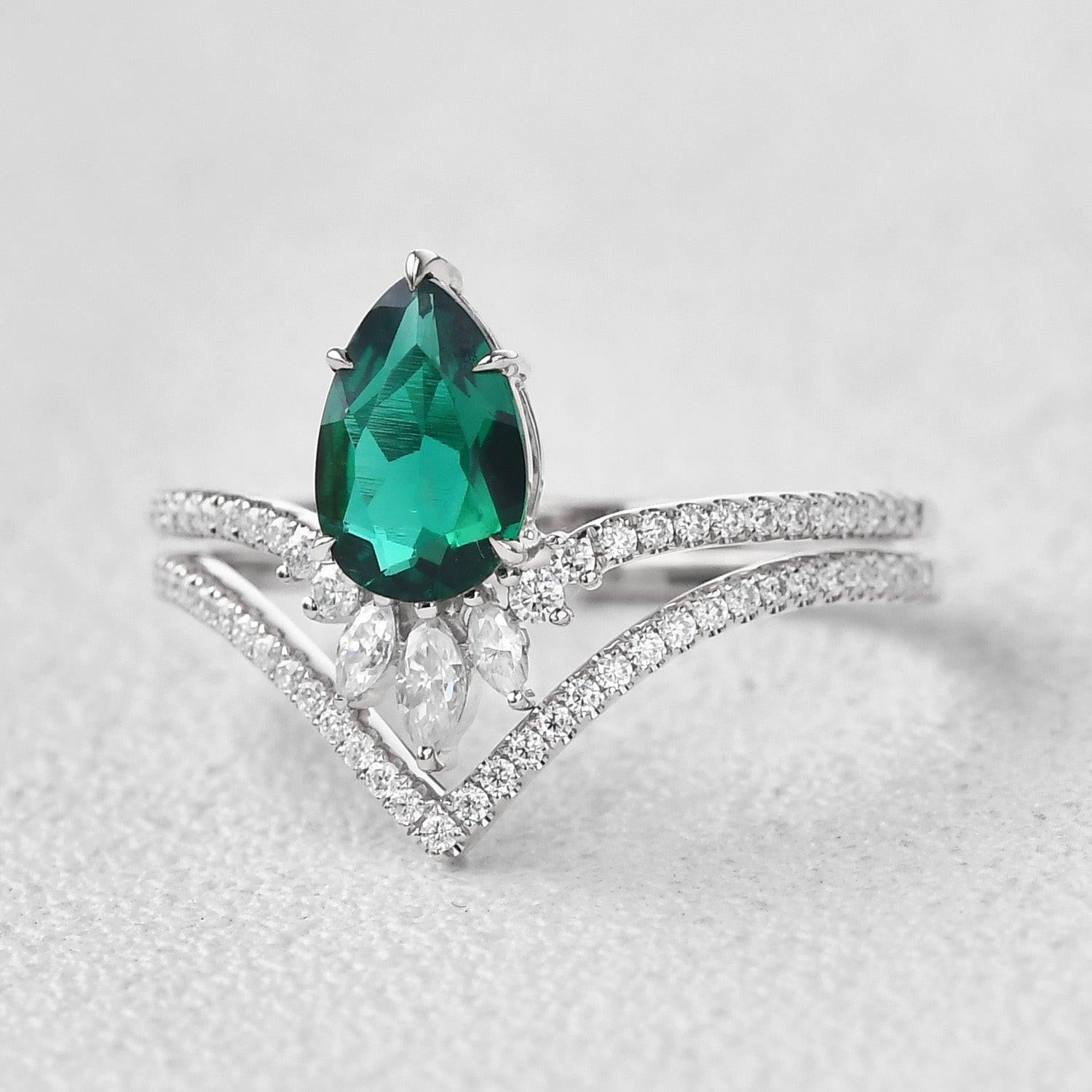 Mila 1.7CT Pear Emerald Classic Vintage Ring Set 2pcs.