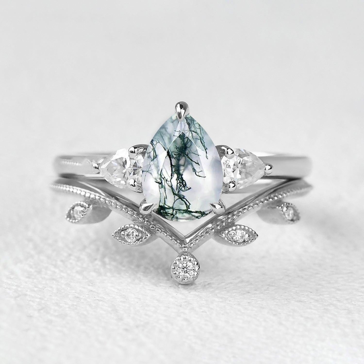 1.5ct Pear Shaped Moss Agate Three-stone Leafy Ring Set 2pcs.