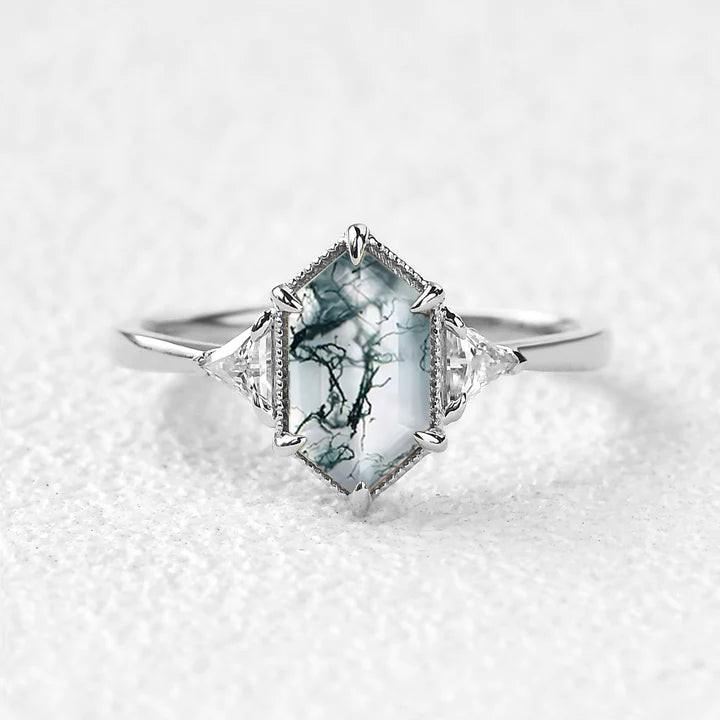Vintage 1.5CT Geometric Moss Agate Three-Stone Ring.