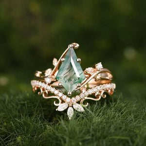 Daniella 2.0ct Vintage Kite Cut Moss Agate Engagement Ring Set 2pcs.