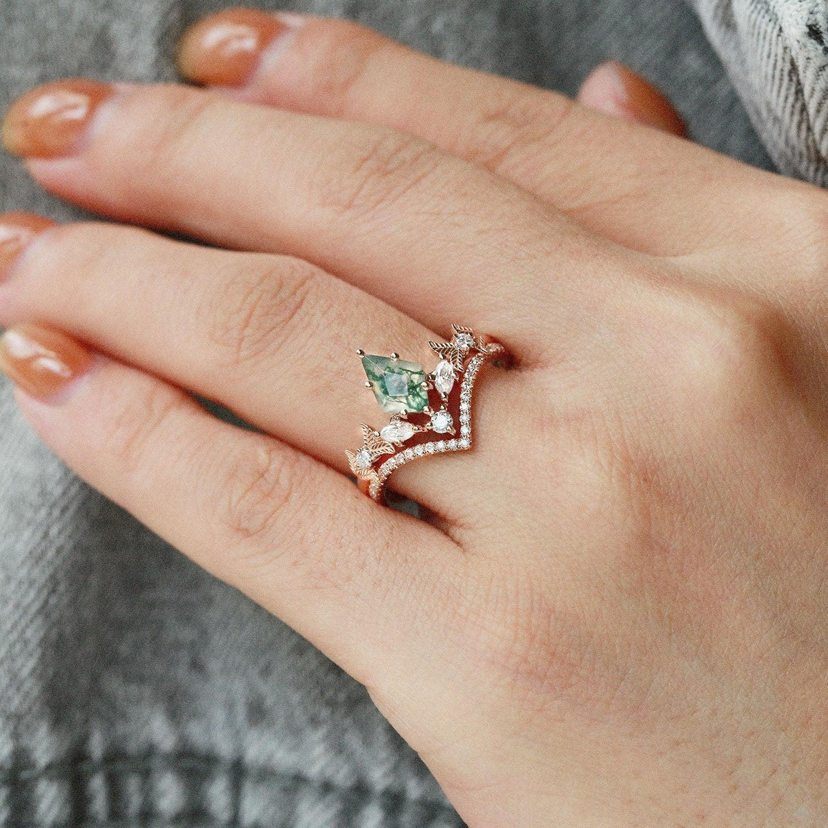 Elara’s Deco | Black Gold Kite Cut Moss Agate Leafy Art-Deco Engagement Ring Set 2pcs.